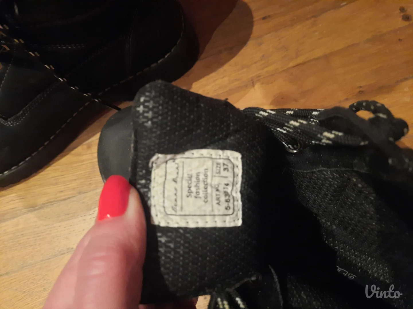 Ženske crne, zimske duboke cipele broj 37