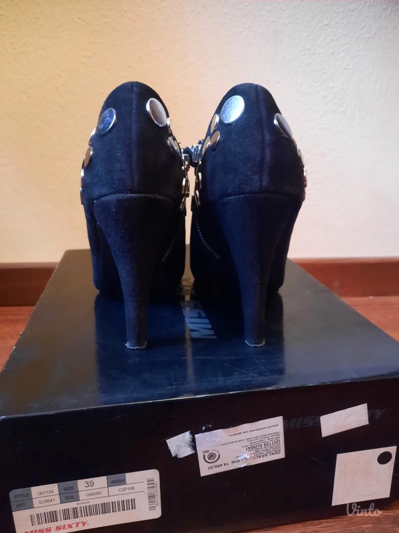 Miss sixty kratke, crne ženske čizmice, broj 39