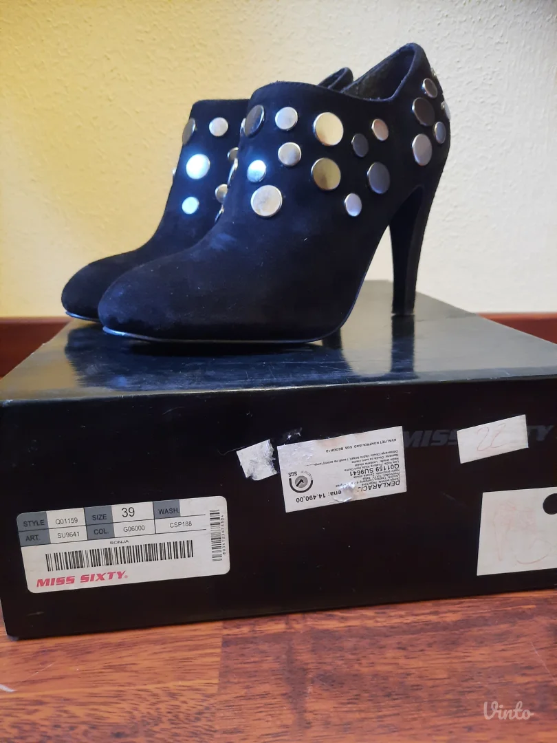 Miss sixty kratke, crne ženske čizmice, broj 39