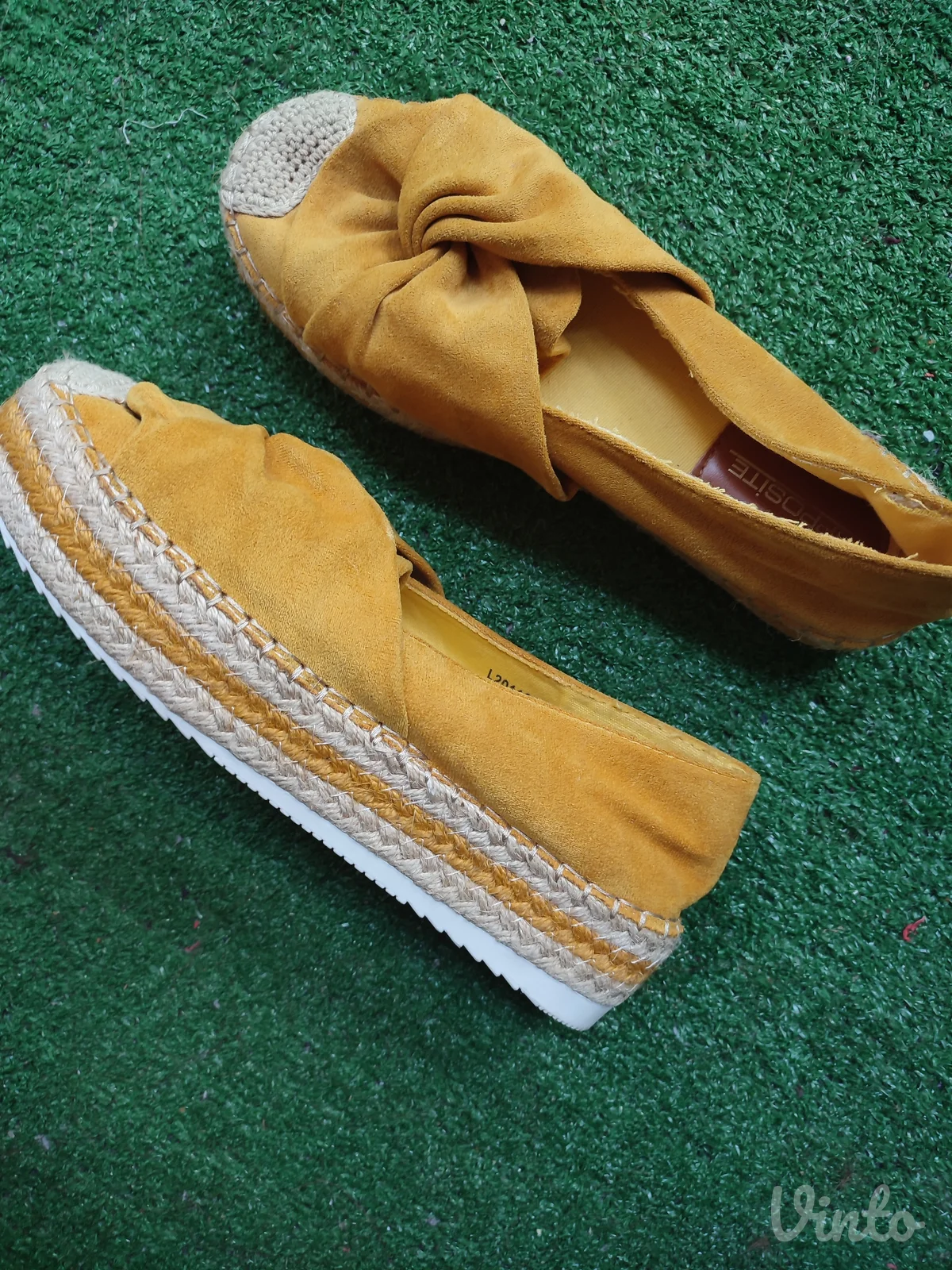 Opposite espadrile