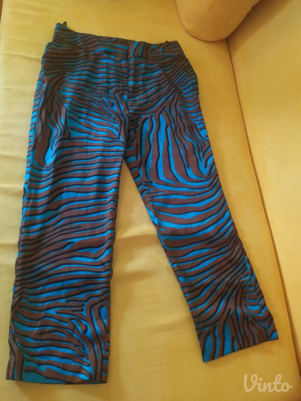 Mona komplet- bluza i pantalone