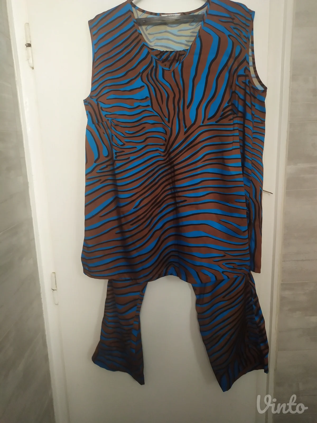 Mona komplet- bluza i pantalone