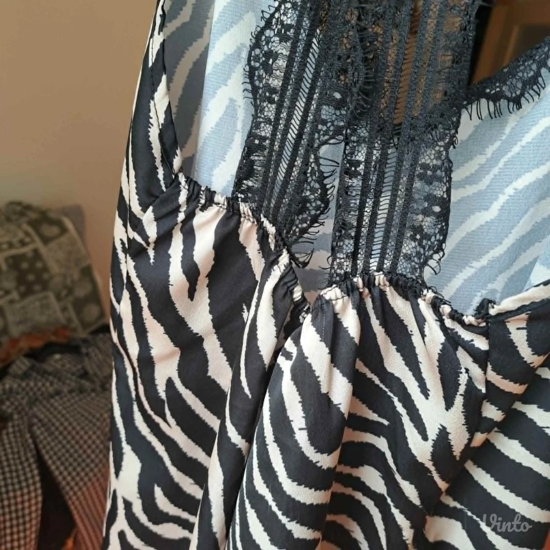 Komplet zebra print, široke pantalone + top sa čipkom, L — odlično stanje