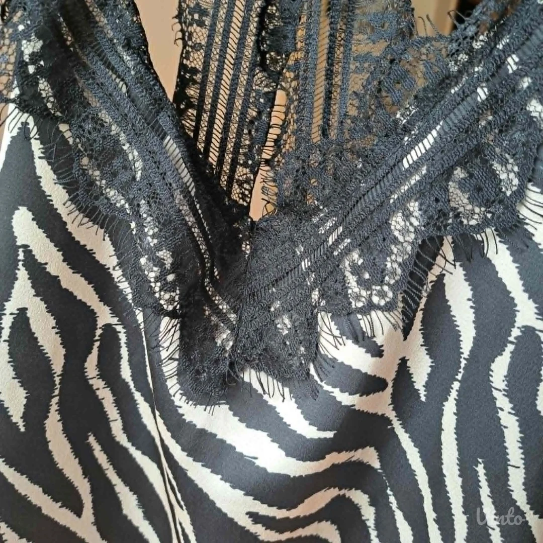 Komplet zebra print, široke pantalone + top sa čipkom, L — odlično stanje