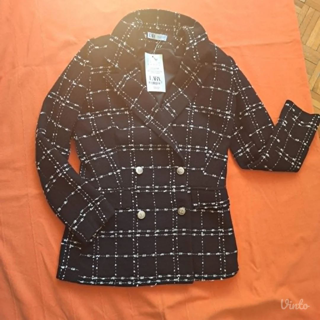Elegantan i moderan blejzer