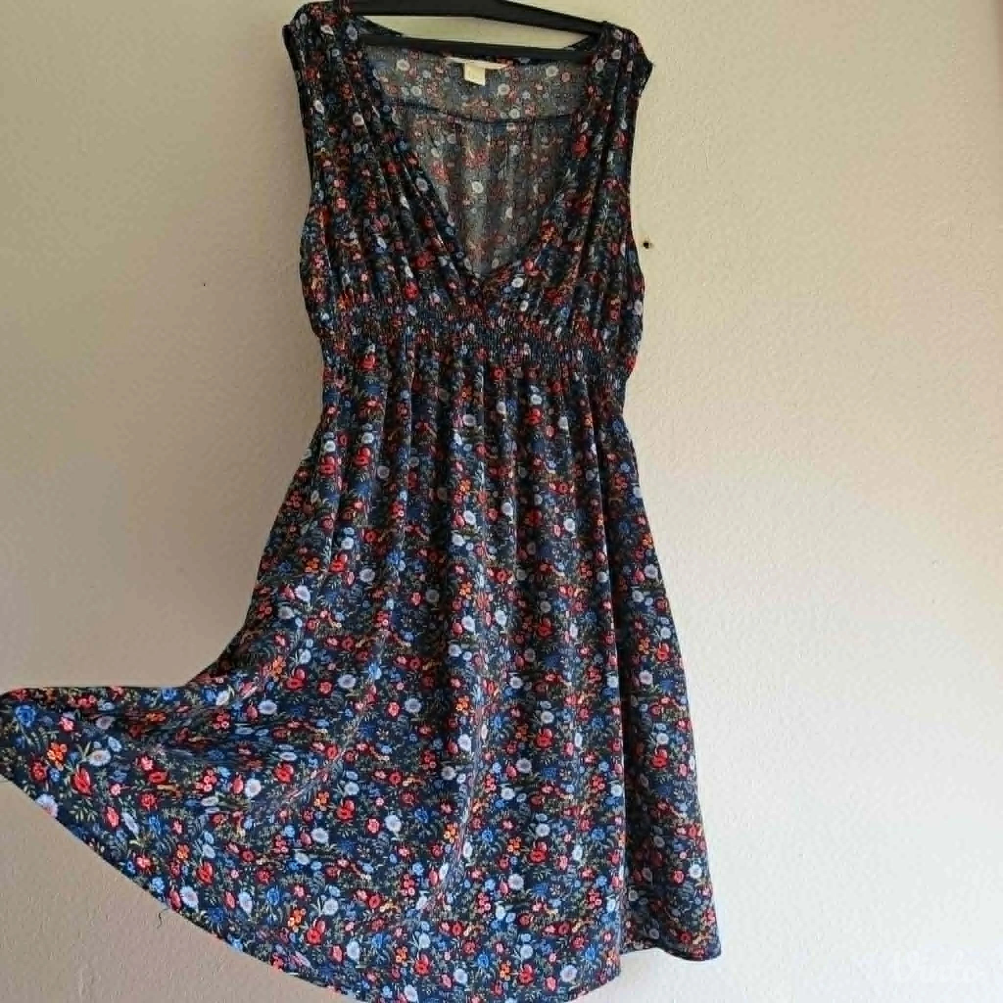 Haljina H&M cvetni print viskoza letnja L Nova