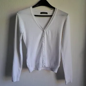 Kardigan beli Y-Plus Knitwear V izrez dugmad S/M