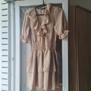 Haljina drap boja naglašen struk, vel. M/38 — NOVA