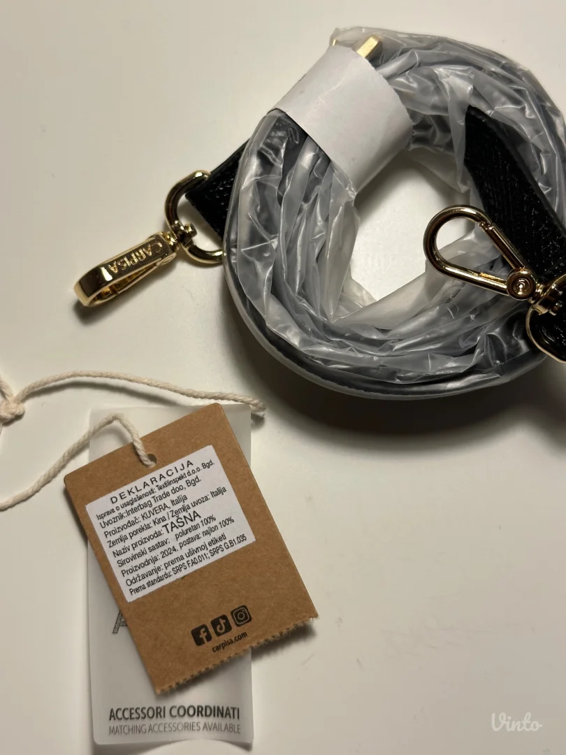 Carpisa crna torbica