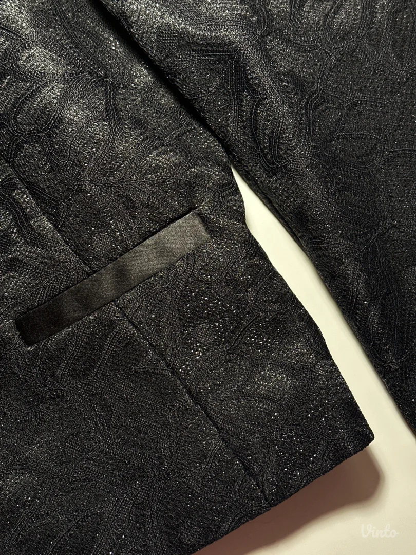 Crni sako blejzer sa sljokicama