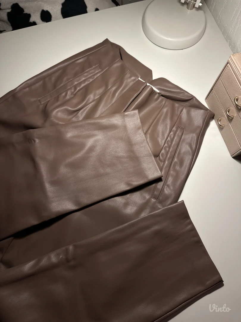 Sinsay kozne pantalone