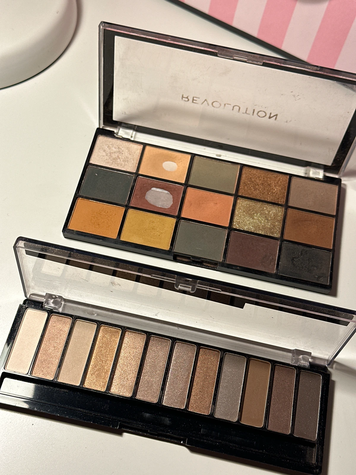 Palete Rimmel i Revolution