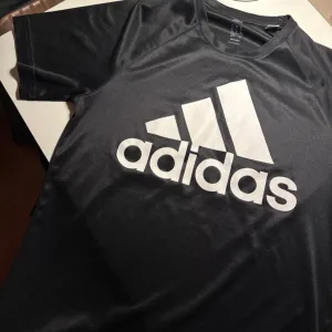 Adidas majica