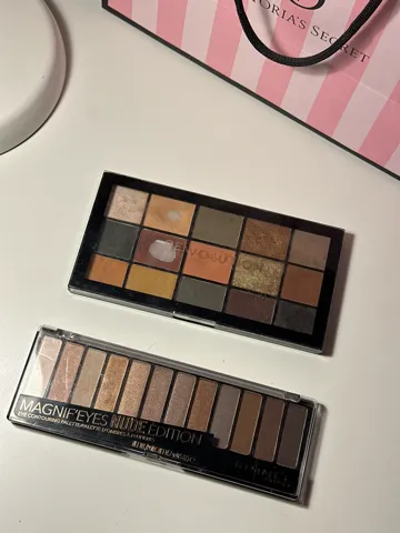 Palete Rimmel i Revolution