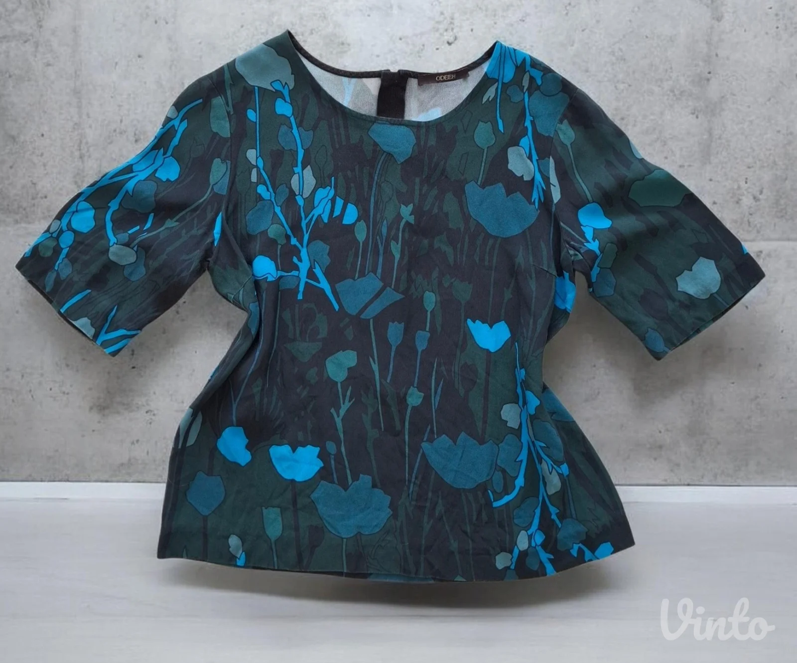 ODEEH SKUPOCENA ZENSKA BLUZA M 400€