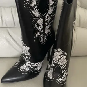 Elegantne čizme na štiklu