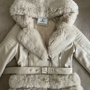 Zimska jakna sa kapuljačom