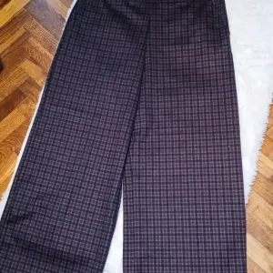 Golden point pantalone