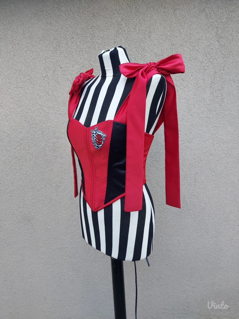 Crveno crni korset sa mašna bretelama