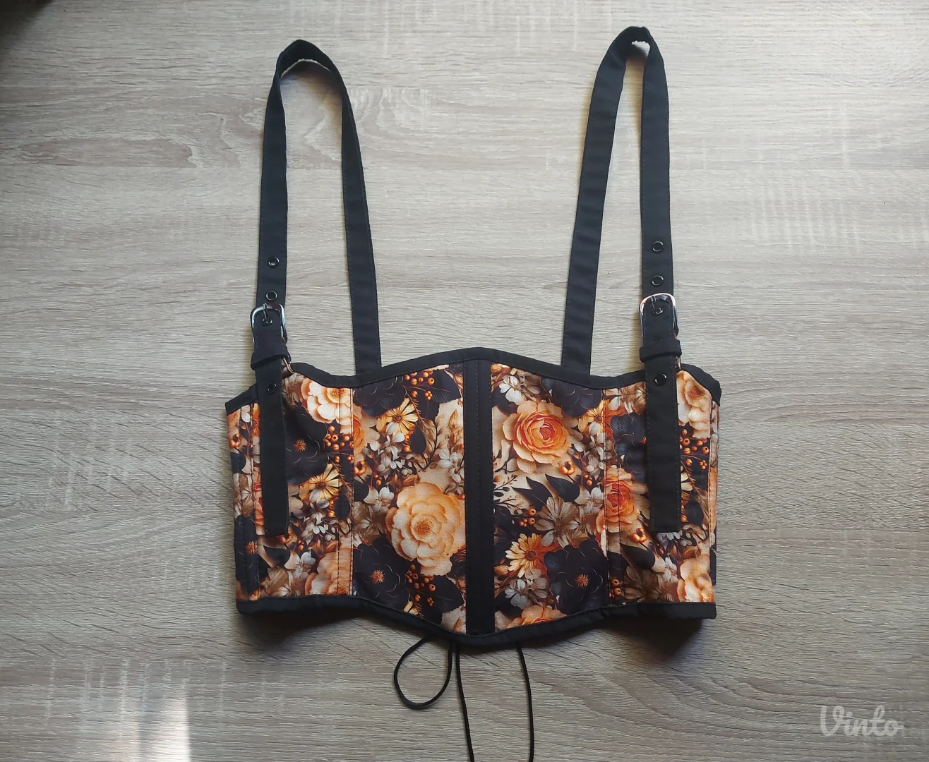 Cvetni podgrudni korset