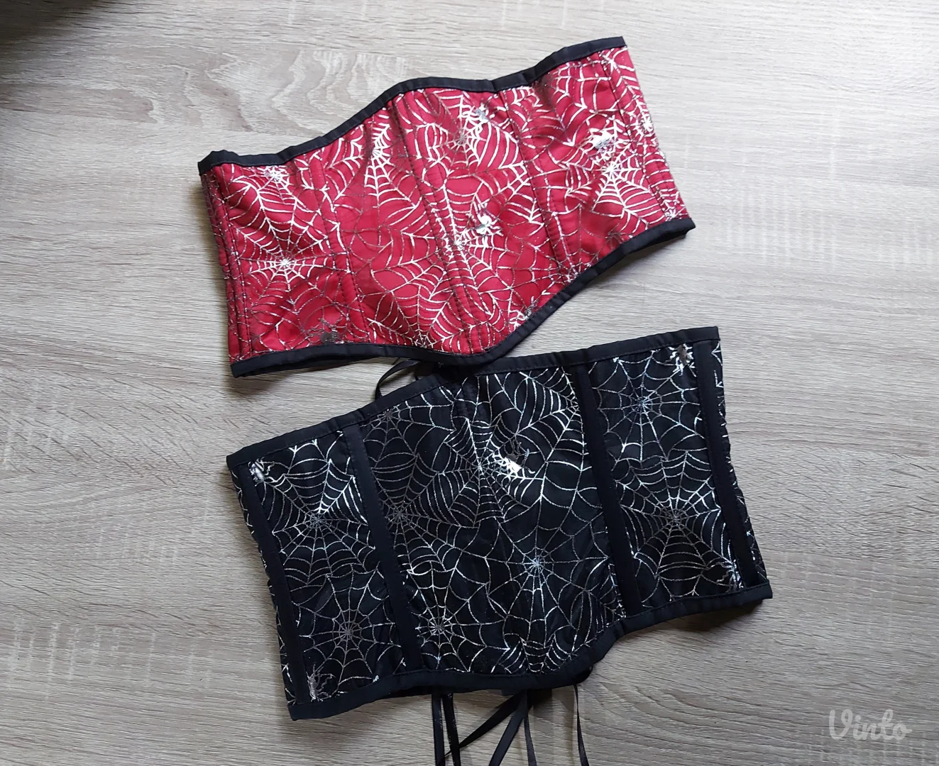 Dva korseta paukova mreža