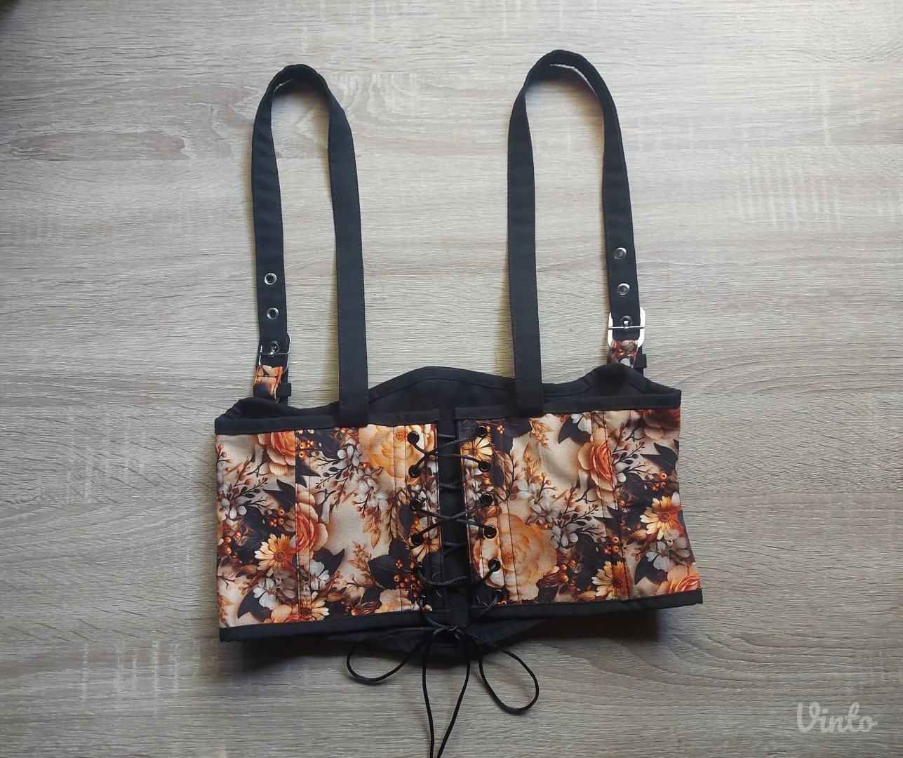 Cvetni podgrudni korset