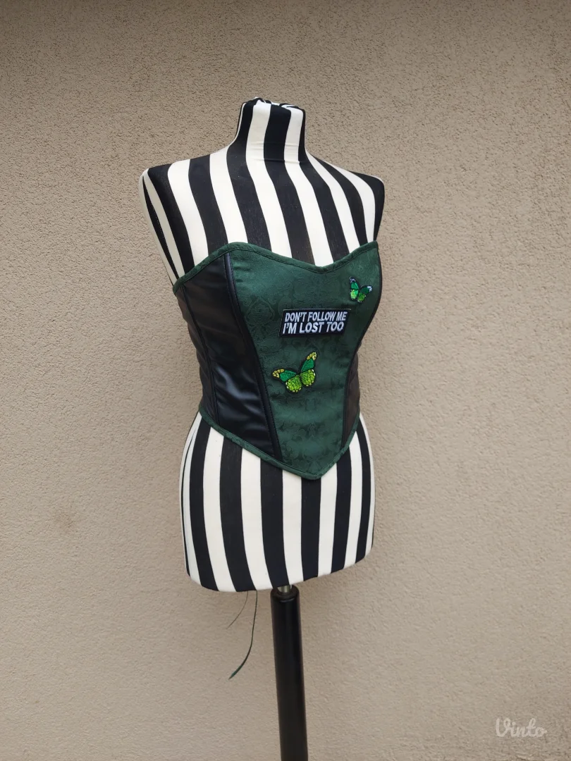 Zeleni Korset sa leptirima