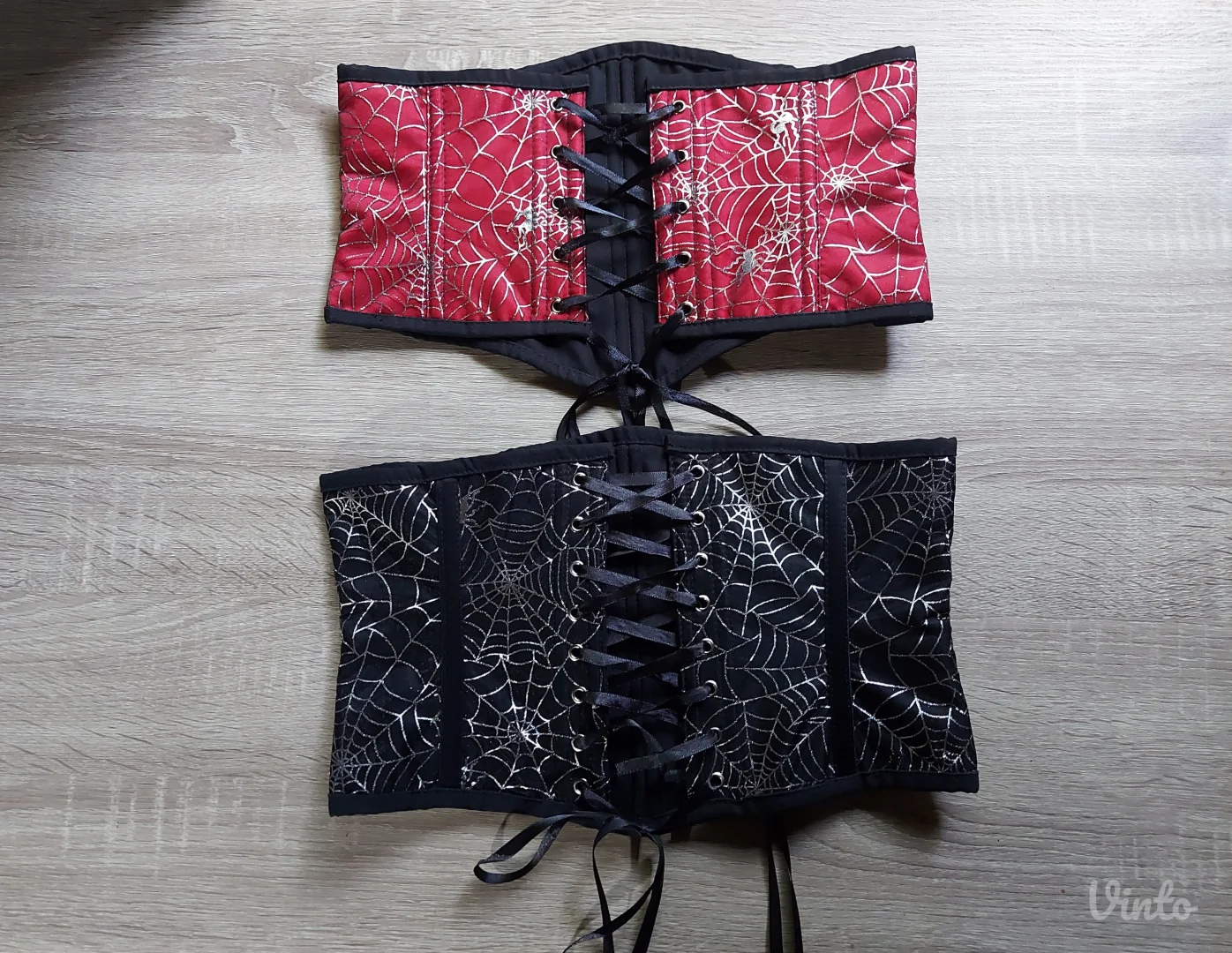 Dva korseta paukova mreža