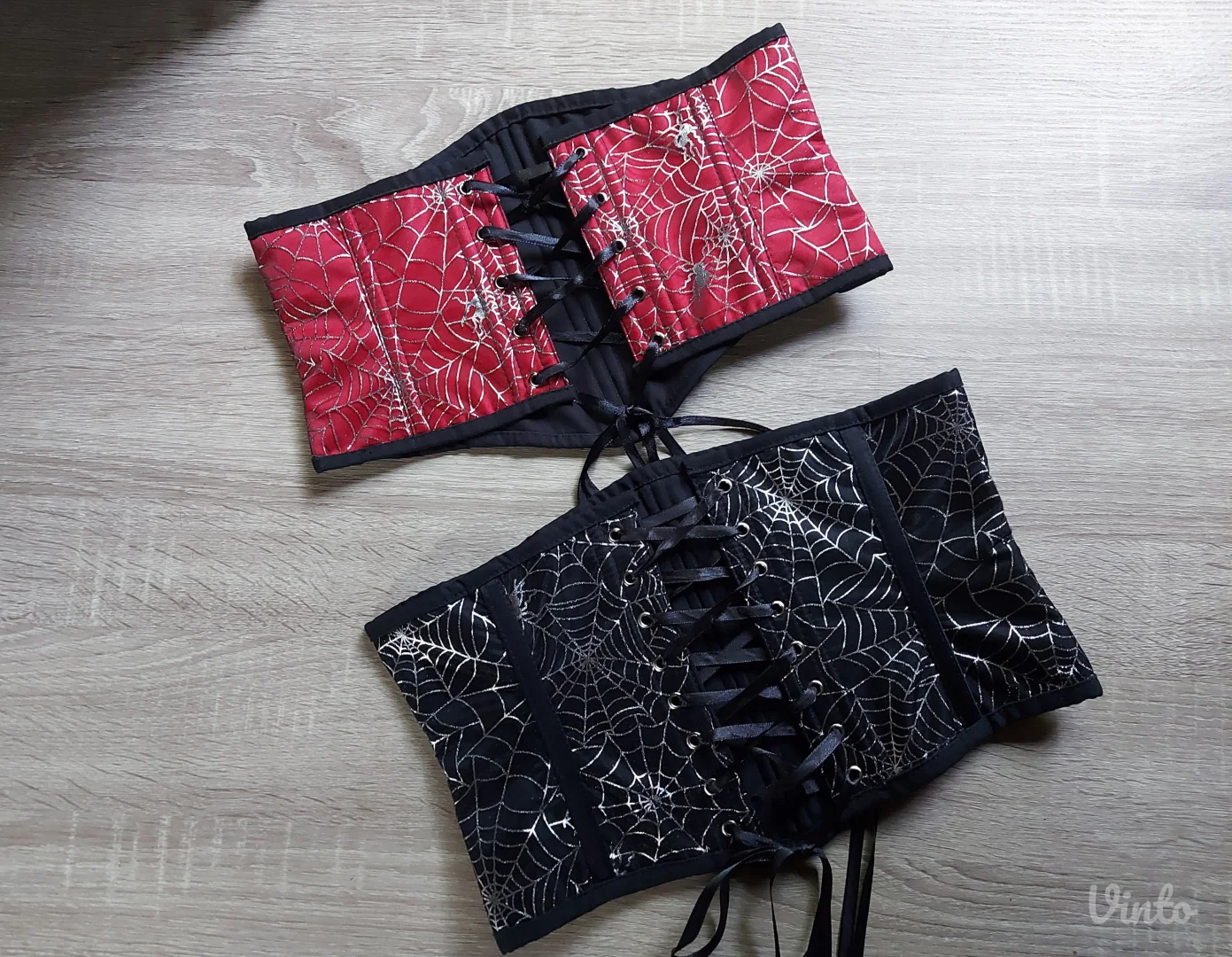 Dva korseta paukova mreža