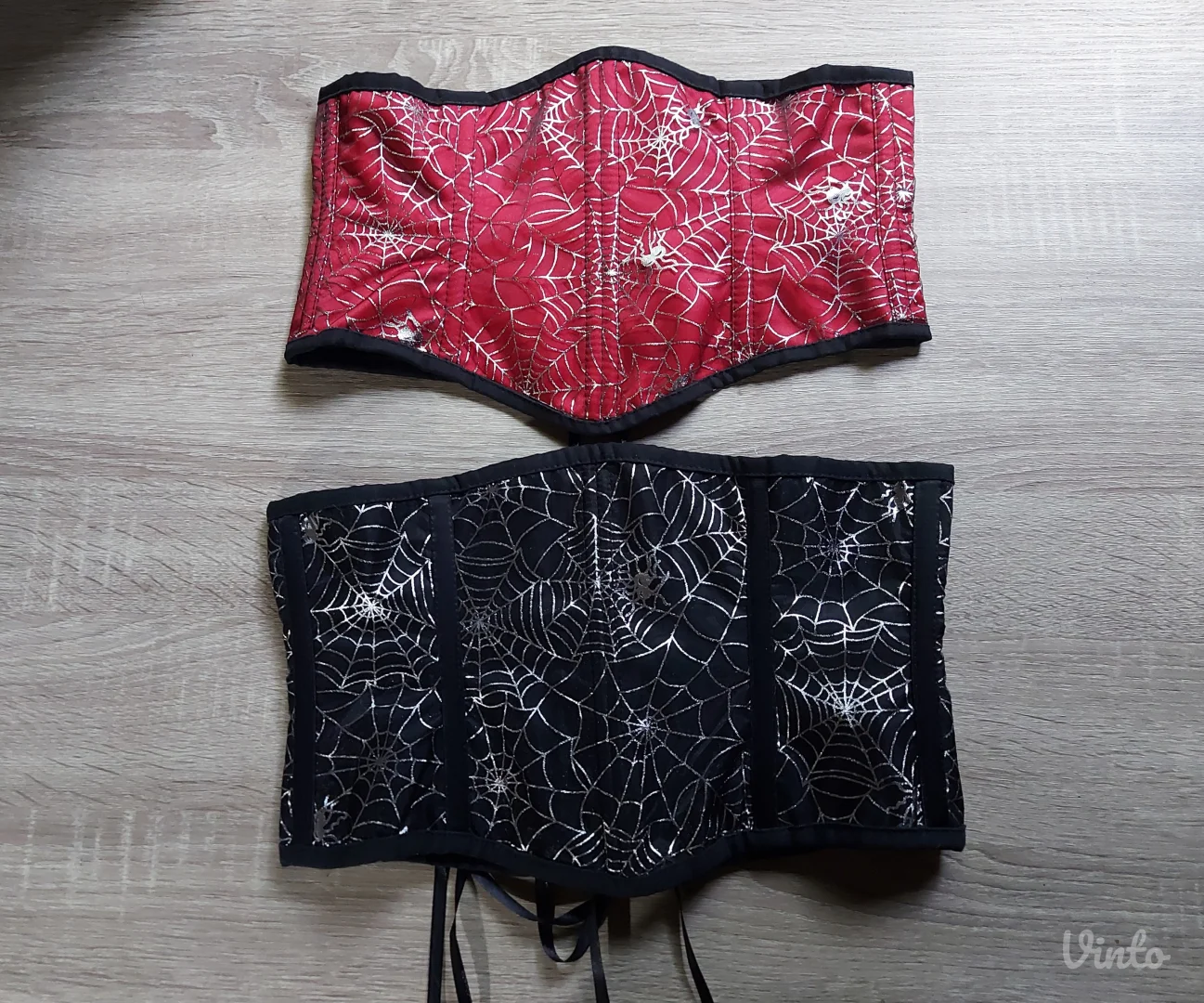 Dva korseta paukova mreža