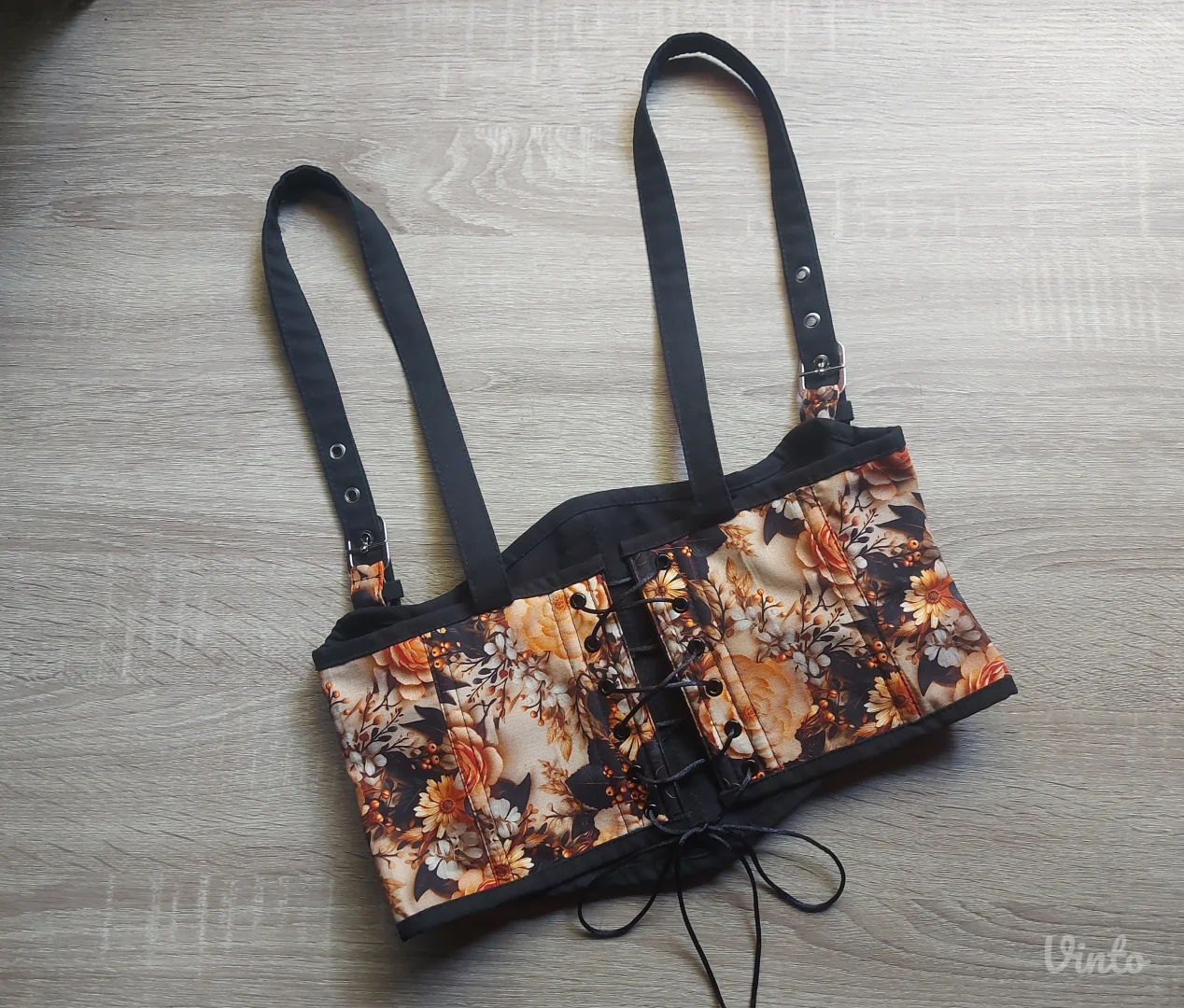 Cvetni podgrudni korset