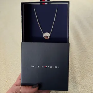 Tommy Hilfinger lancic