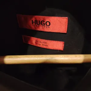 HUGO Boss Muška košulja- Crna Slim Fit- Vel. 40 M