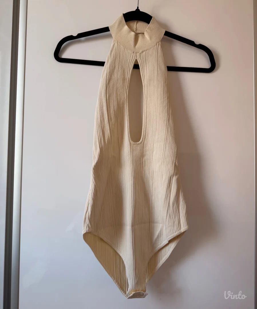 Zara bodi otvorenih leđa