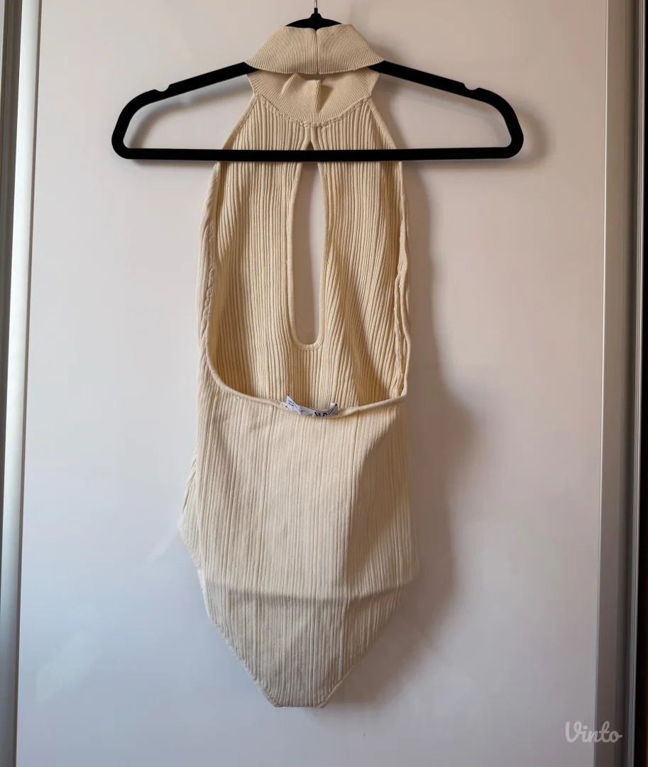 Zara bodi otvorenih leđa