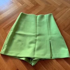 Zara suknja šorts XS