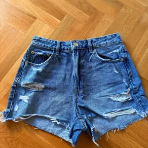 Stradivarius ženski teksas šorts S