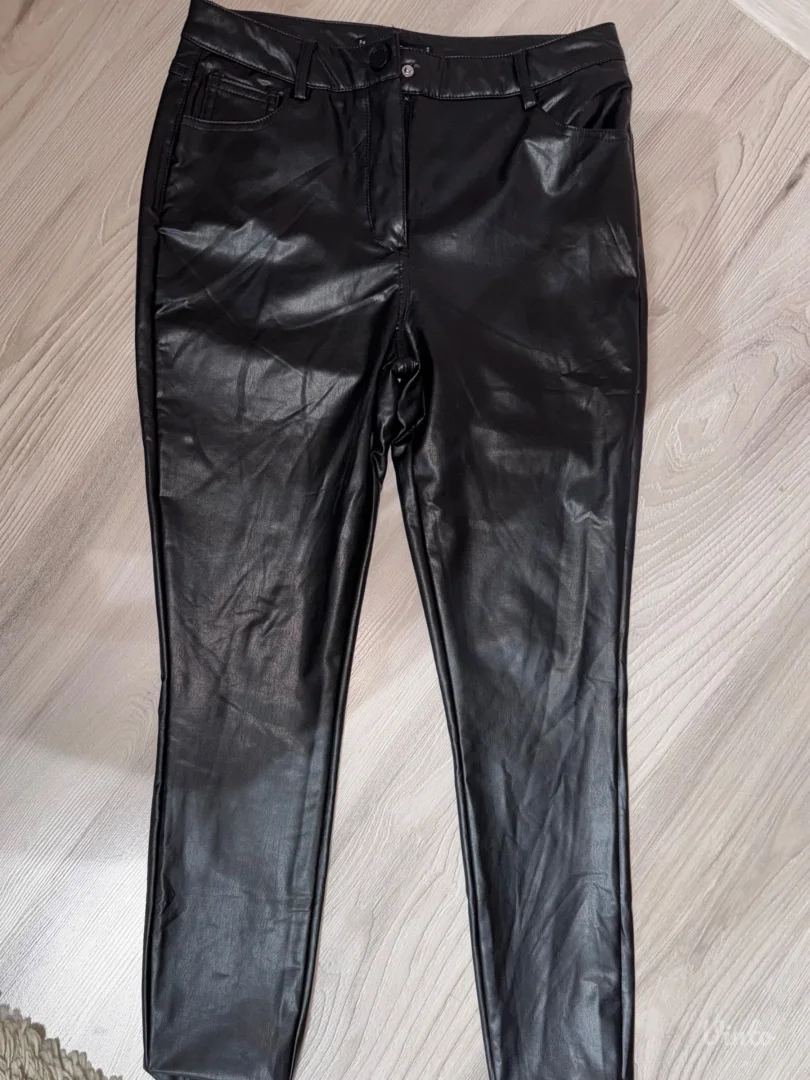 Nove kožne farmerke