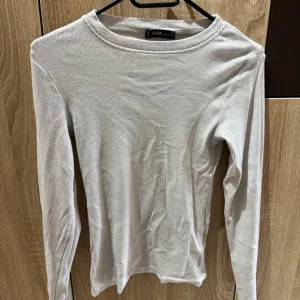 NewYorker - bela majica