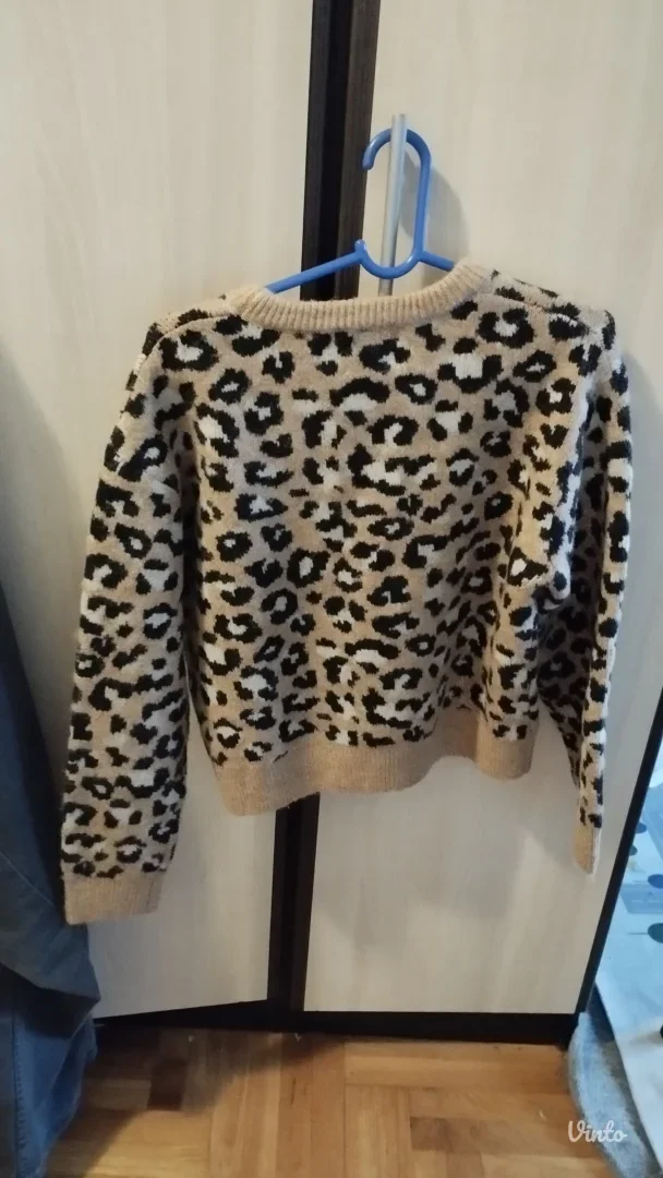 Zara dzemper 11-12y novo