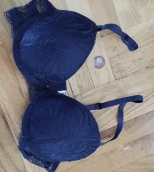 Grudnjak Sinsay 75B novo