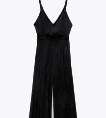 Zara Satenski kombinezon nabranog efekta novo