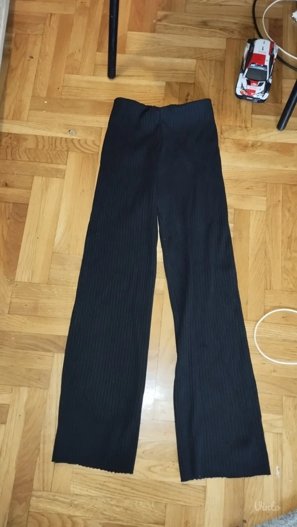 Zara rebraste pantalone