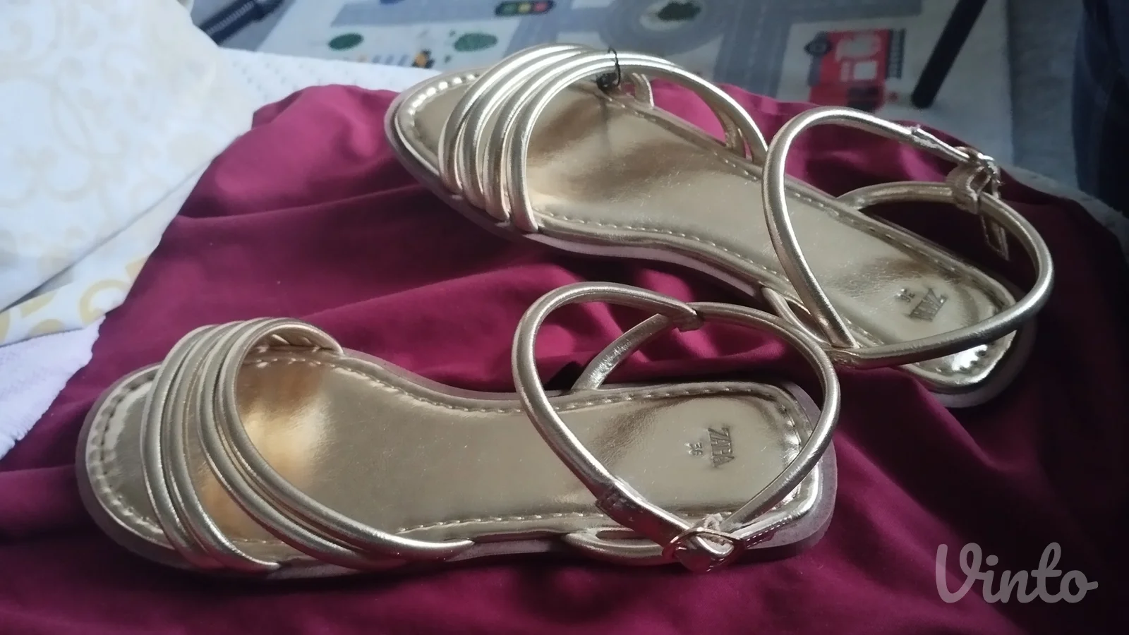 Sandale novo zara