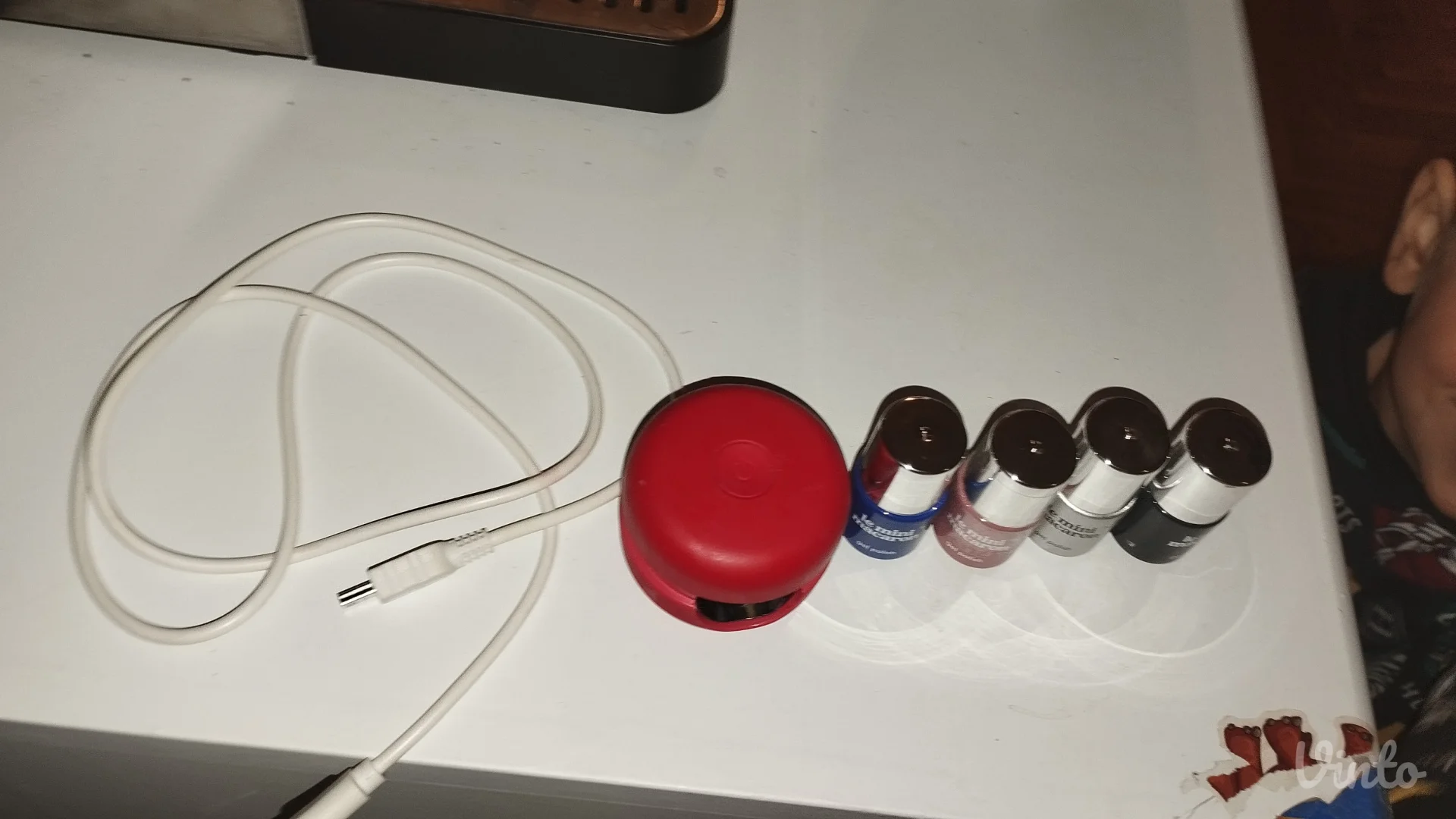 Le mini macaron lampa, dva laka nova, ostala dva par puta koriscena