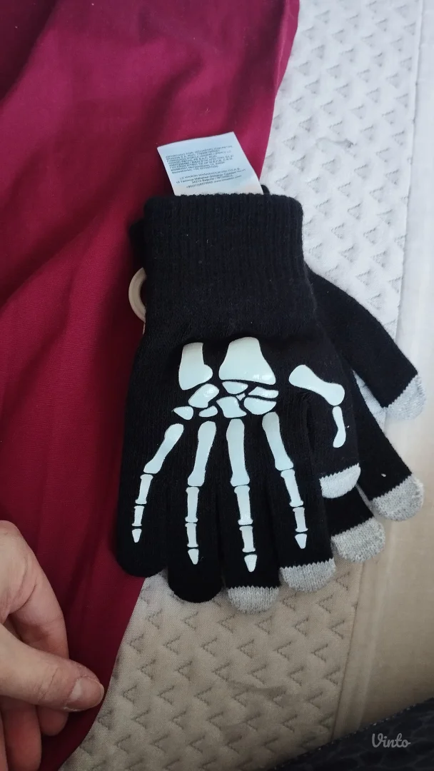 Rukavice svetleće waikiki novo 6-10y