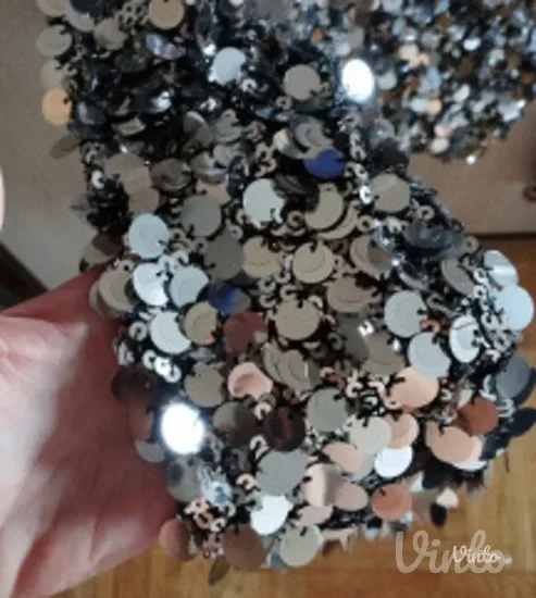 Zara bluza sa krljuštima novo