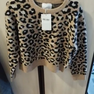 Zara dzemper novo 11-12y