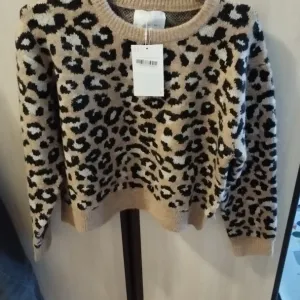 Zara dzemper 11-12y novo