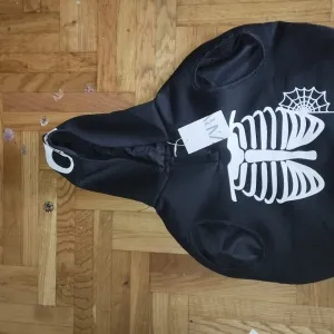 Zara kostim 3-4y novo